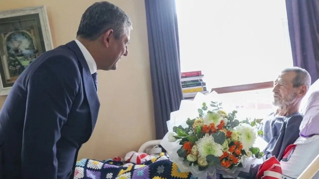Özgür Özel'den Ahmet Telli'ye Veda Dolu Mesaj