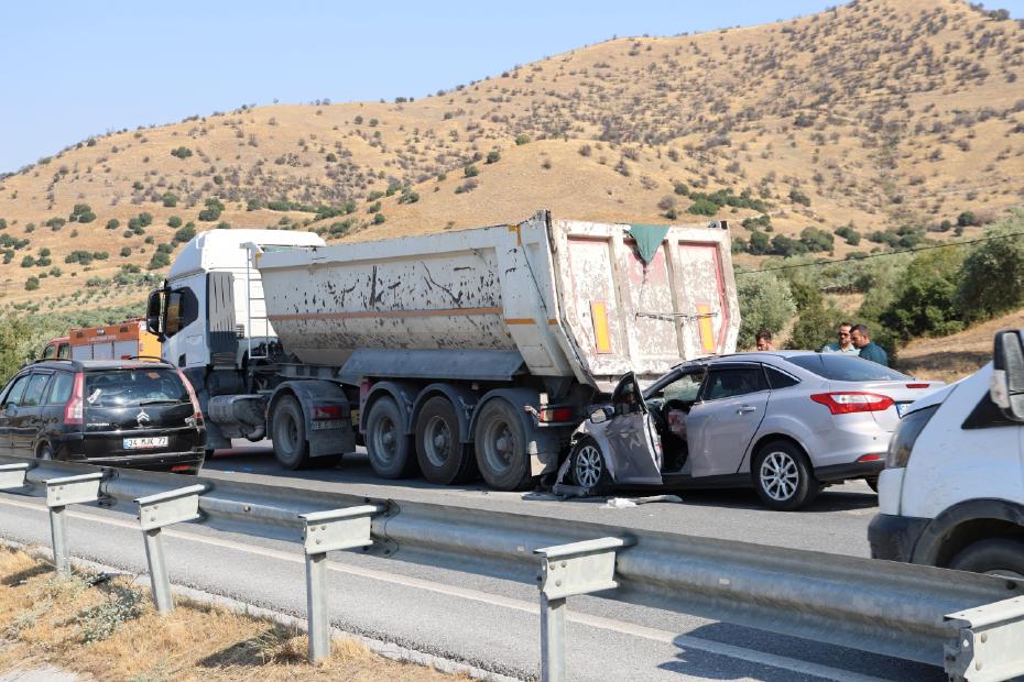 Aydın-Muğla Yolunda Ard Arda Meydana Gelen Kazalar Trafiği Aksamaya Neden Oldu