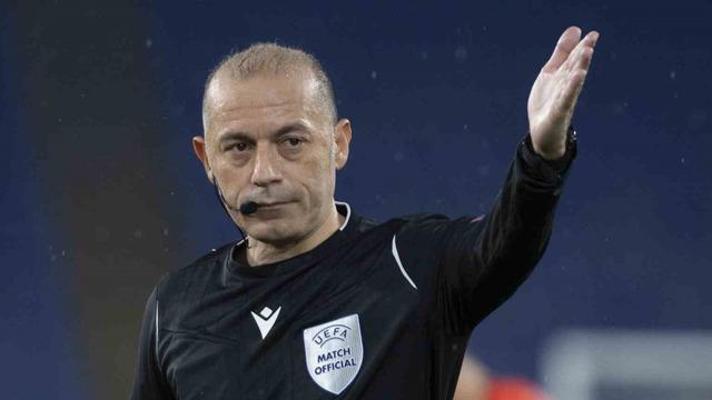 Cüneyt Çakır, Rusya'da Futbolun Gelişimine Katkı Sağlıyor
