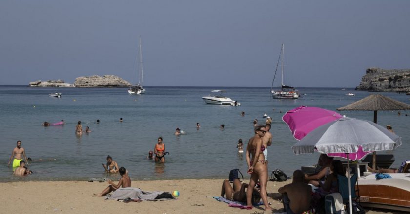 Yunan adalarını ziyaret eden Türk turist sayısı üç katına çıktı;  Diğer adalar da aynı soruyu soruyor