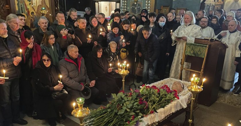 Rus muhalif Navalny'nin cenazesini kutlayan rahip kovuldu