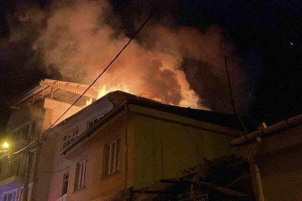 Bursa’da oto tamirhanesinde yangın – Güncel Haberler