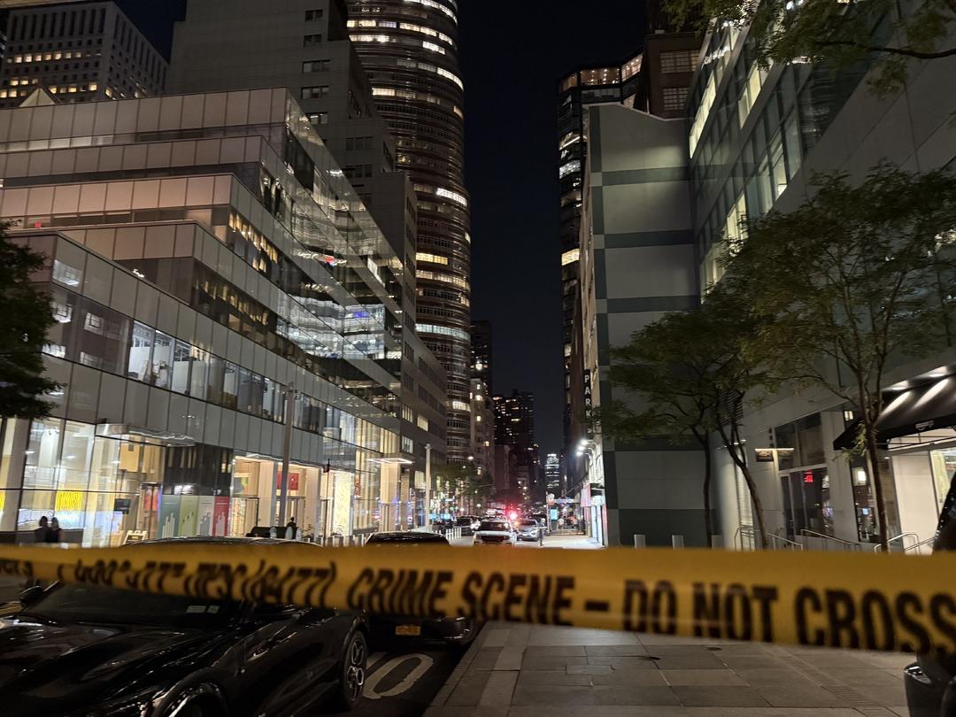 New York'un kalbinde silahlı saldırı! Salona girdi ve mermi yağmur yağdı ... öldü ve yaralandı 3