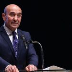 İzmir’de yolsuzluk operasyonu: Eski Büyükşehir Belediye Başkanı Soyer gözaltına alındı