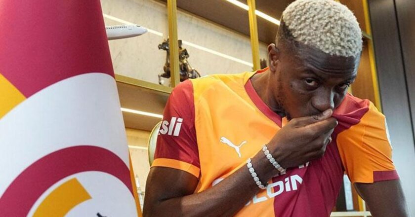 Osimhen resmen Galatasaray’da! Transferin maliyeti açıklandı