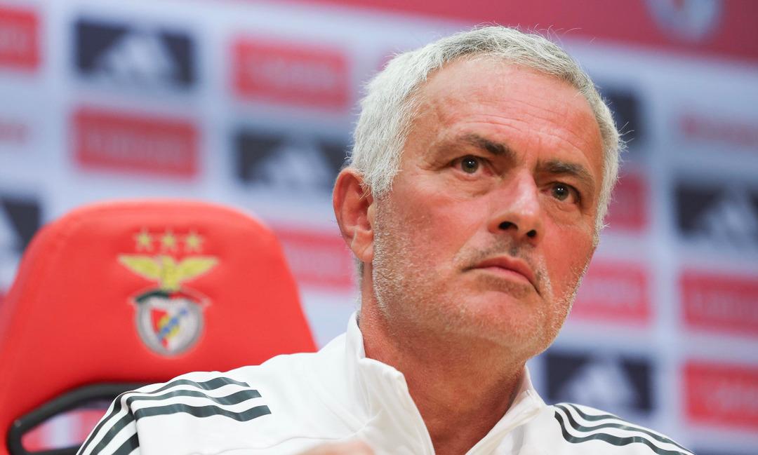 Galatasaray'ın eski yıldızı Wesley Snejder Flash Mourinho Açıklama! Basın toplantısını kınadı ... 2