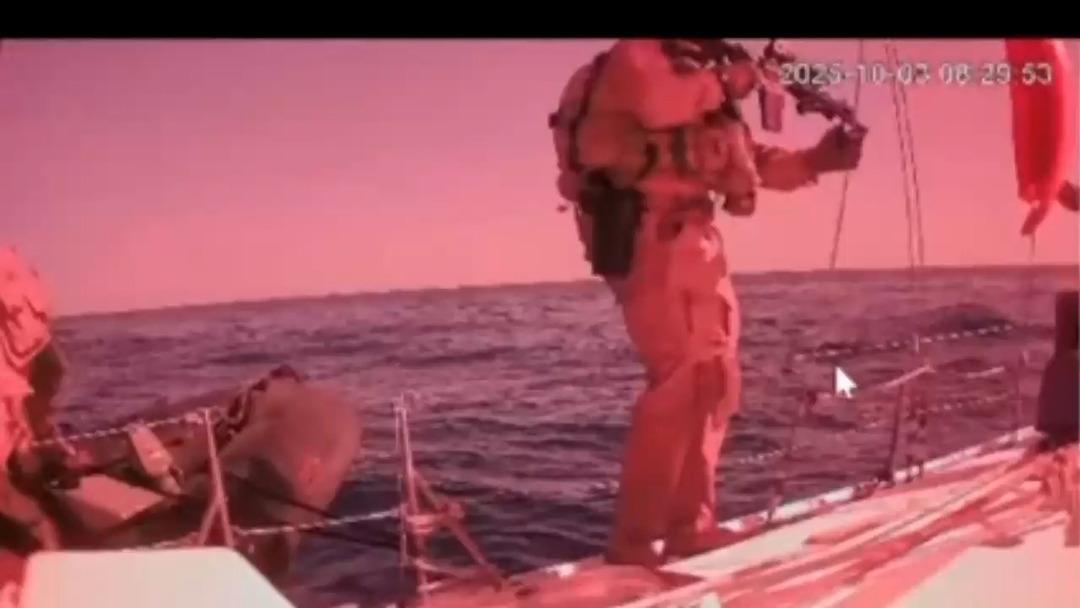 Son Dakika | Son gemi de tutuklandı! İsrail baskın askerleri bu sefer Marinette'de: 3'te Türk aktivistleri de vardı