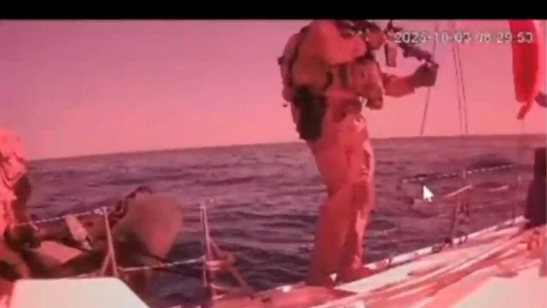 Son Dakika | Son gemi de tutuklandı! İsrail baskın askerleri bu sefer Marinette'de: 4'te Türk aktivistleri de vardı